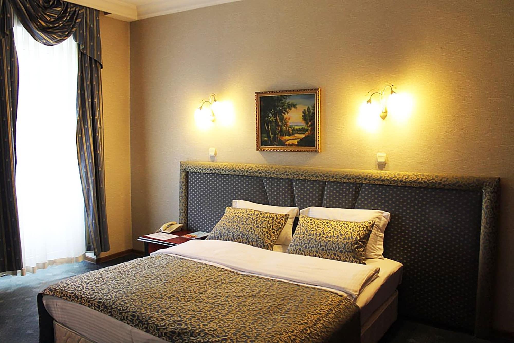 Ambassador Hotell Alma-Ata Exteriör bild