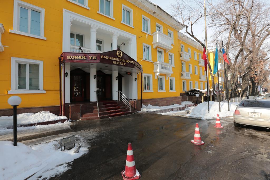 Ambassador Hotell Alma-Ata Exteriör bild